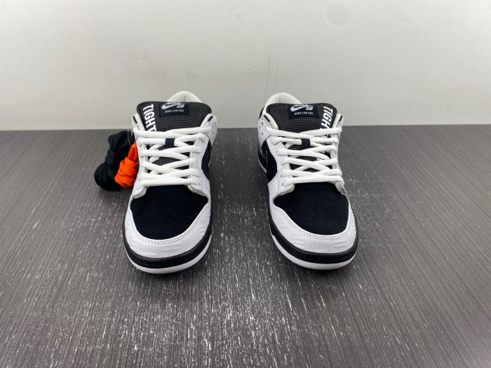 Nike SB Dunk Low TIGHTBOOTH FD2629-100